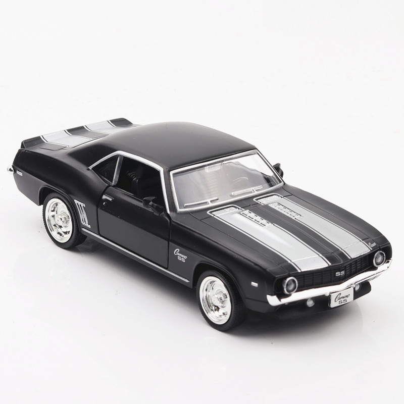 Vintage And Collectible Toys - Modelo de Auto de Metal Fundido