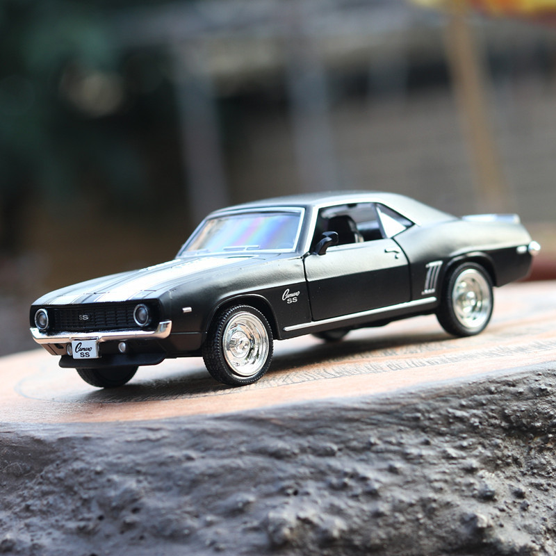 Modelo de Auto de Metal Fundid - Vintage And Collectible Toys reseña y precio